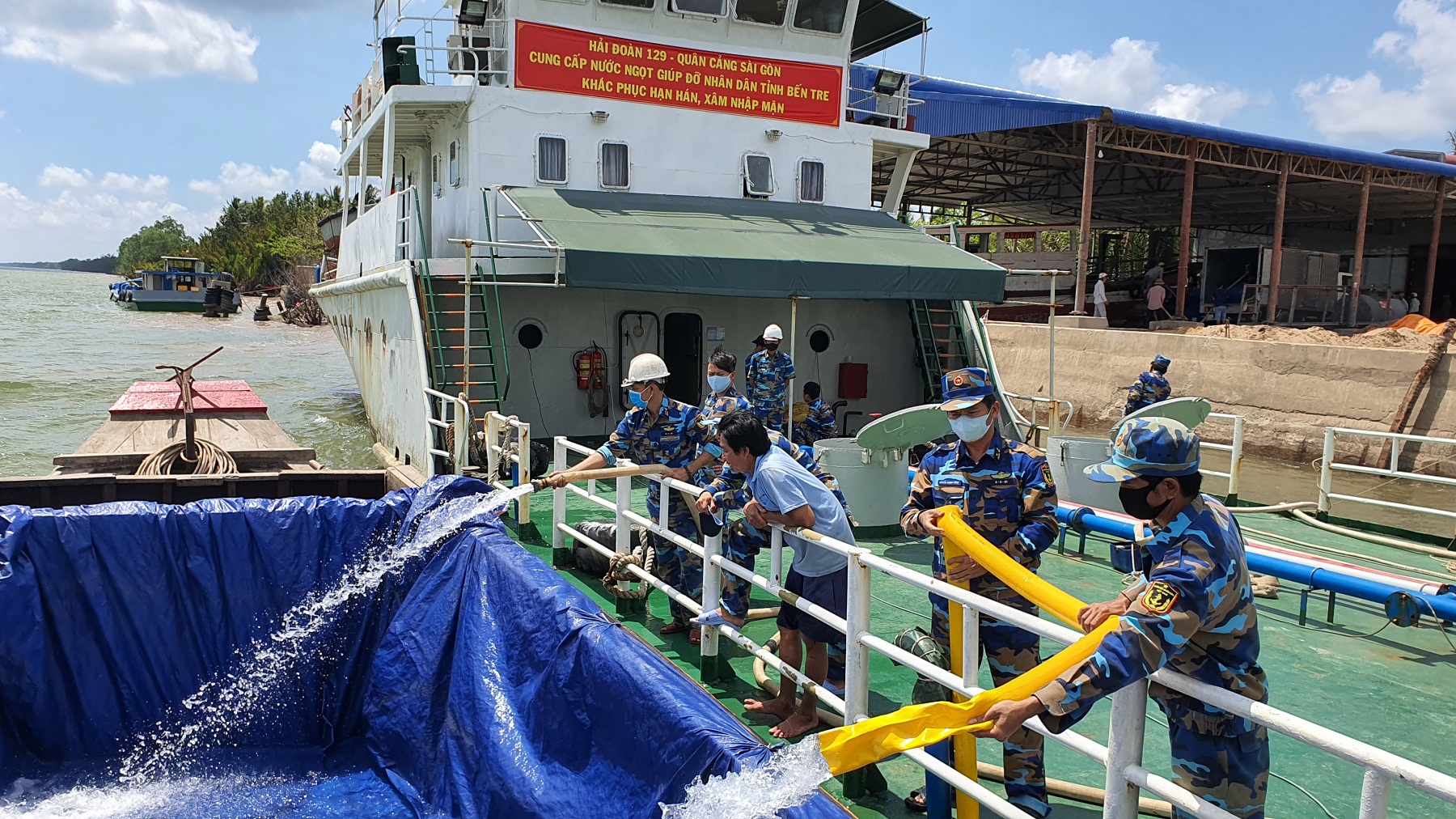 Giọt nước nghĩa tình của Tàu 937